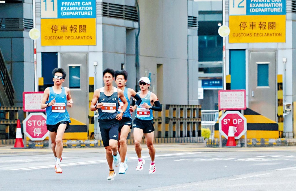 全運會將於年底在廣東、香港和澳門三地舉行。 全運會將於年底在廣東、香港和澳門三地舉行。