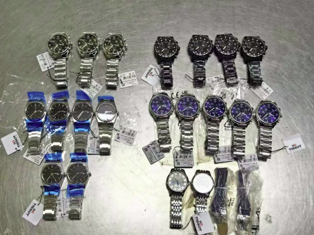 深圳海關在中港客貨車上發現20隻走私名錶。