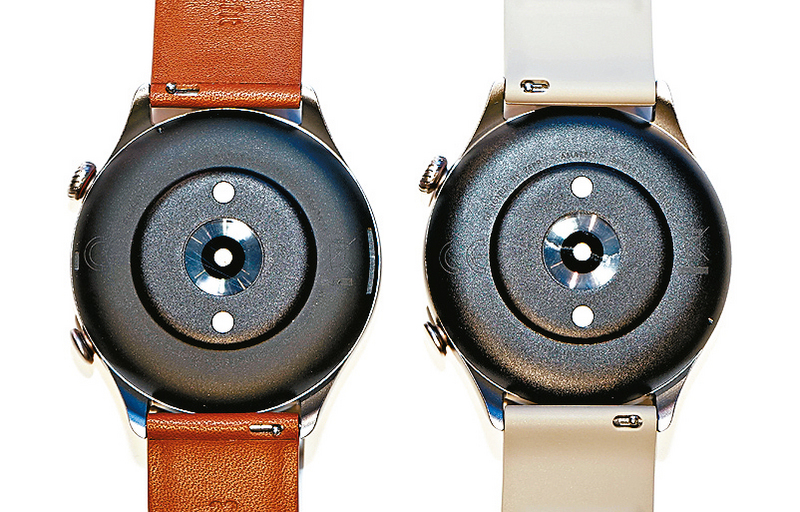 ●表底裝有BioTracker PPG 3.0光學感測器，短短45秒即可量度四項健康指數。