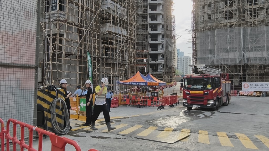 警方到場調查。黃文威攝 警方到場調查。黃文威攝