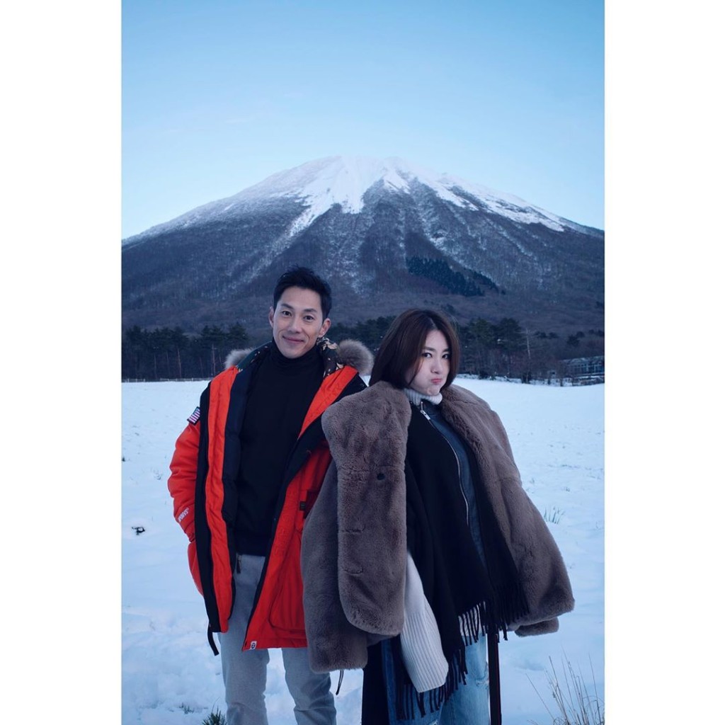 秋成和蒋家旻认识多年,家旻更是他的舞蹈学生,被指经常出双入对而传出绯闻。