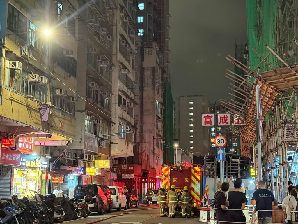 現場為深水埗大南街近欽州街一唐樓。 現場為深水埗大南街近欽州街一唐樓。