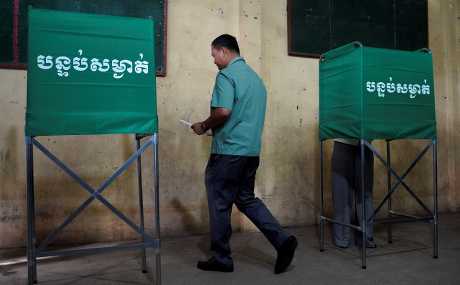 柬埔寨上月舉行的大選，被指不公平不民主。路透社