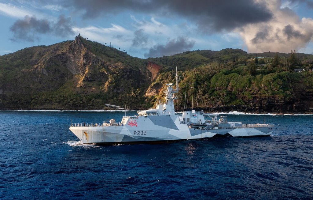 英国海军现阶段常态部署巡逻舰之一「添马舰」。英国国防部图片