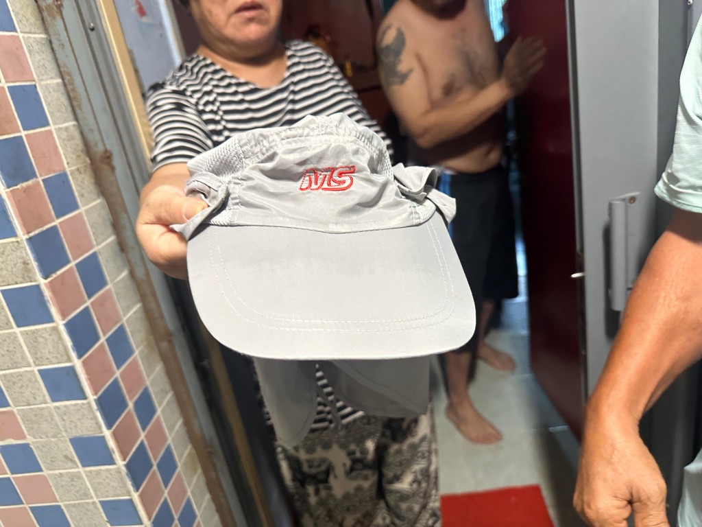 據了解，阿儀今日上班有做足防曬措施。