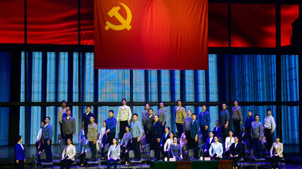 民族歌劇《扶貧路上》以全國優秀共產黨員黃文秀為創作原型。新華社