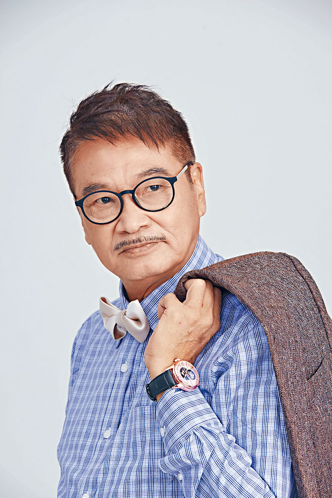 達哥以多個型格造型拍攝宣傳照。