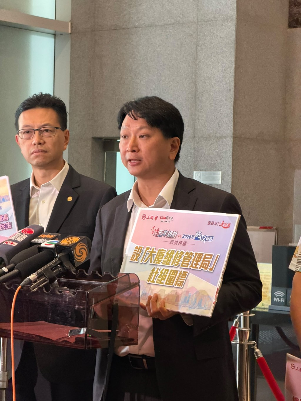 工聯權益委員會副理事長鄧家彪指出大維修圍標問題嚴重,有需要推行體制改革。 工聯權益委員會副理事長鄧家彪指出大維修圍標問題嚴重,有需要推行體制改革。