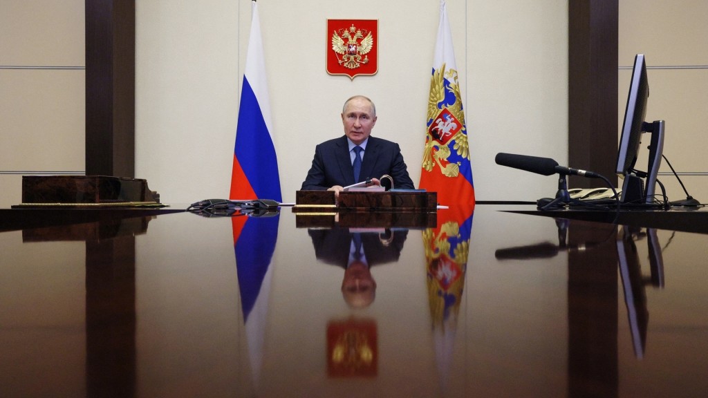普京在奥加廖沃（Novo-Ogaryovo）总统官邸主持经济会议。 路透社