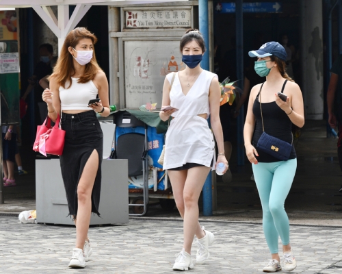 天文台預測，周末天晴酷熱，最高氣溫34°C。 資料圖片