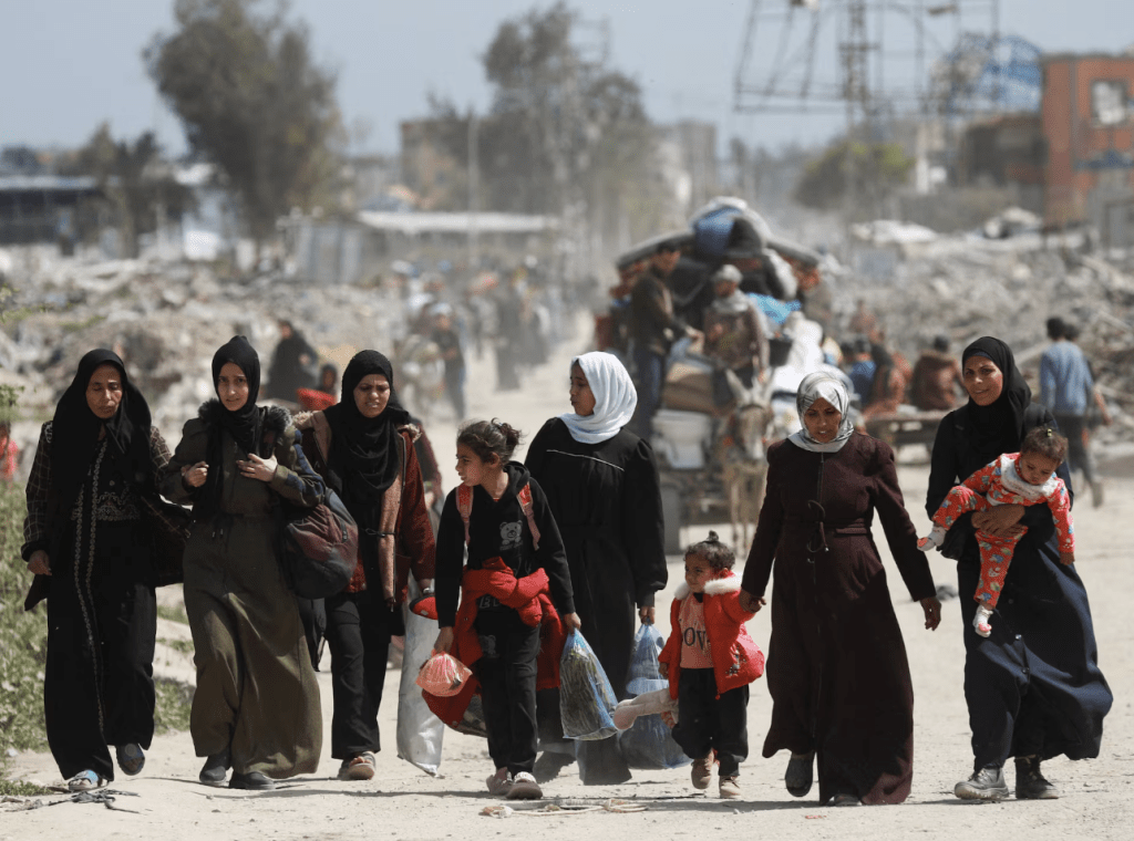 以色列國防部長卡茨（Israel Katz）週三發布視頻聲明，警告加沙居民，戰鬥區域的撤離將很快開始。路透社