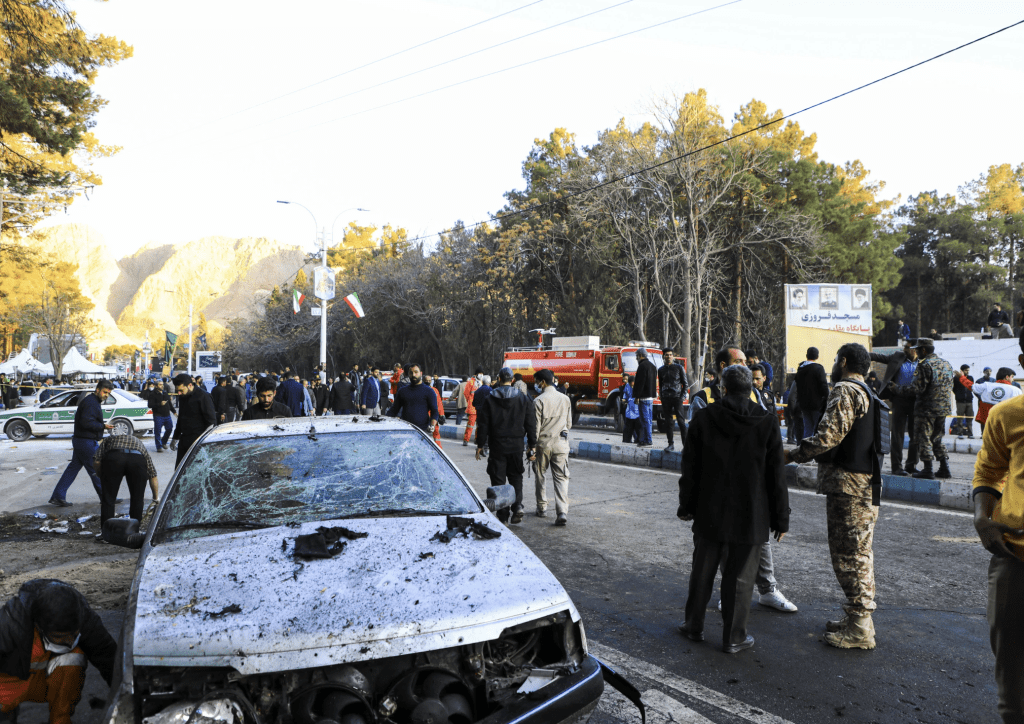 极端组织「伊斯兰国」周四发表声明，声称对伊朗东南部城市克尔曼市的连环爆炸案承认责任。美联社