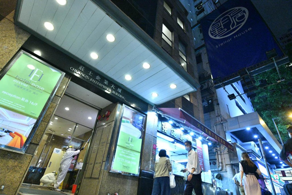 灣仔星月居所在大廈安排消毒公共地方。