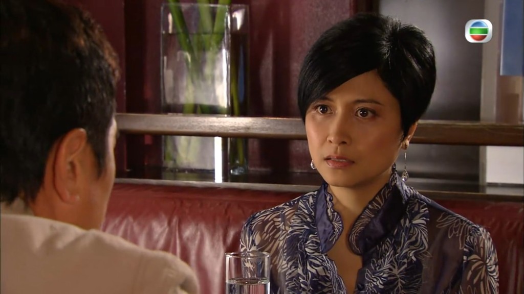 邵美琪和邓梓峰当年在《珠光宝气》上饰演一对离婚夫妇。