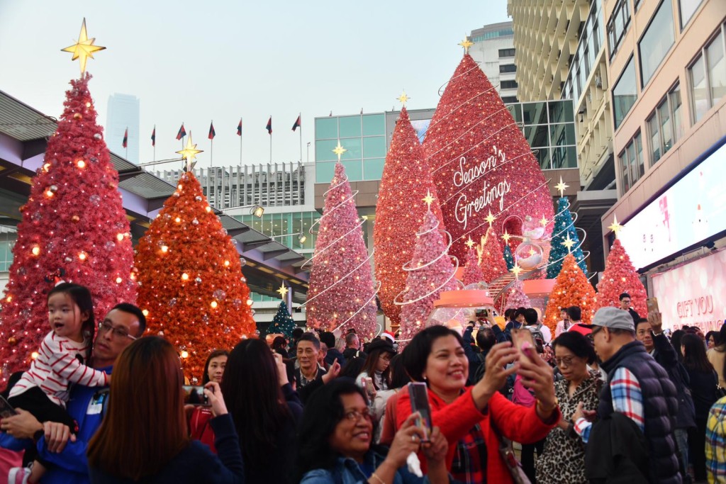 市民尖沙嘴赏圣诞装饰