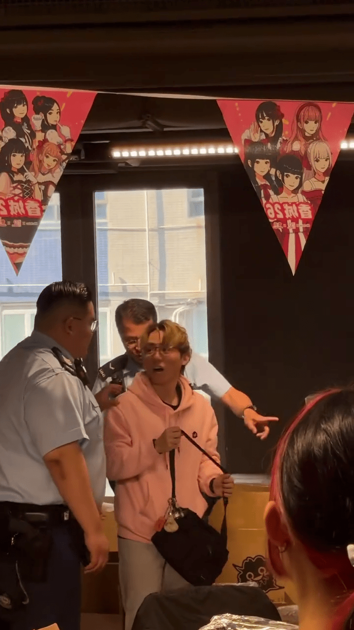 粉衫涉事男子為YouTube頻道JFFT的其中一名32歲姓夏YouTuber「米爺」。Threads：ch1oecyt