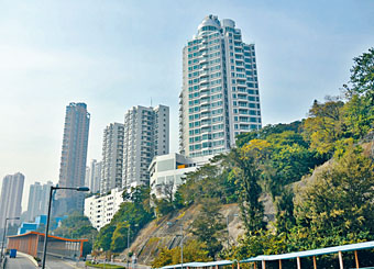 壹號九龍山頂的複式戶於5年前沽出,但買家近日卻撻訂離場。