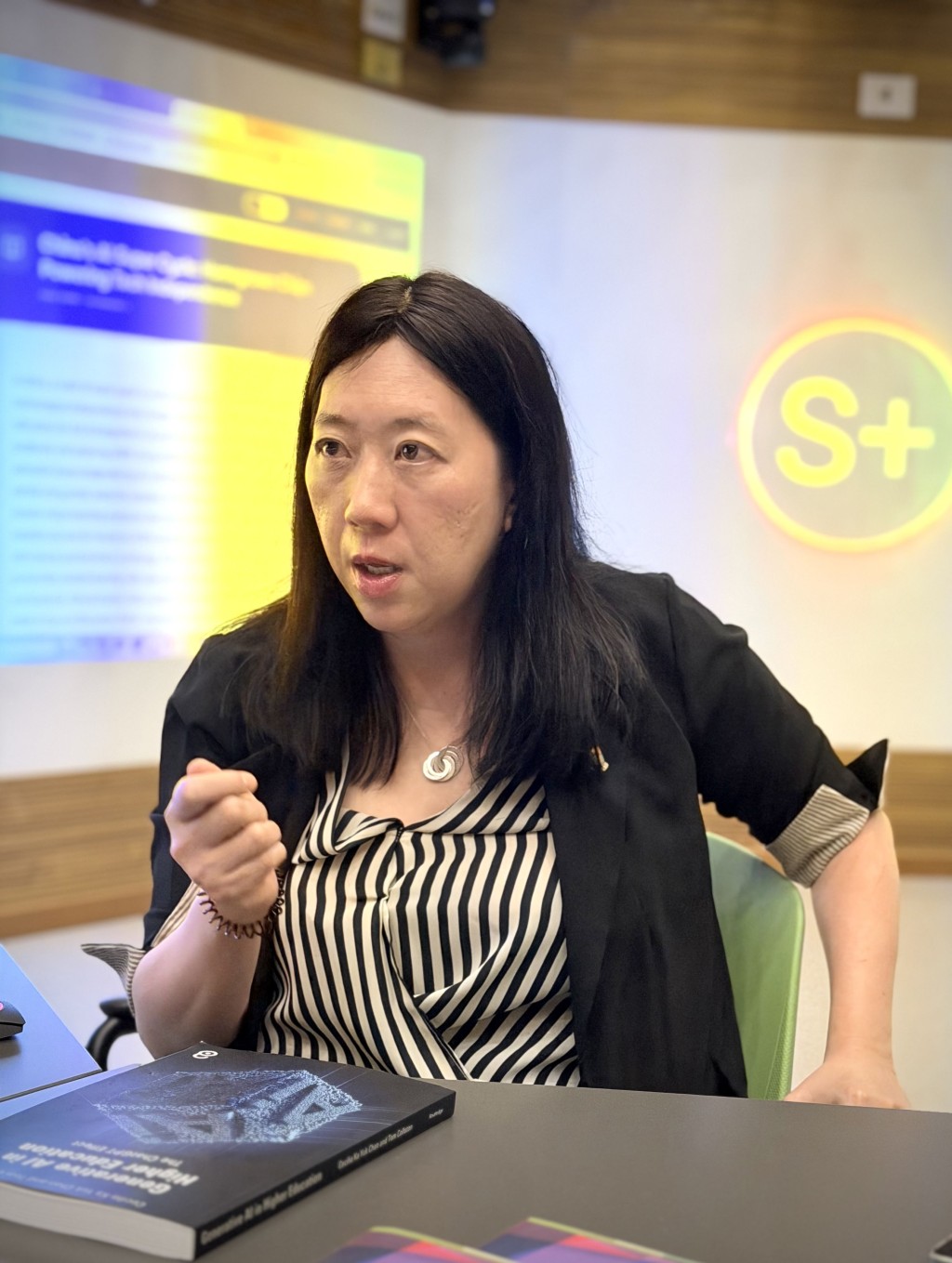 陳嘉玉指坊間AI教學工具數量龐雜，期望建立「認證框架」，核實這些工具是否符合本港教育目標及安全標準。佘丹薇攝