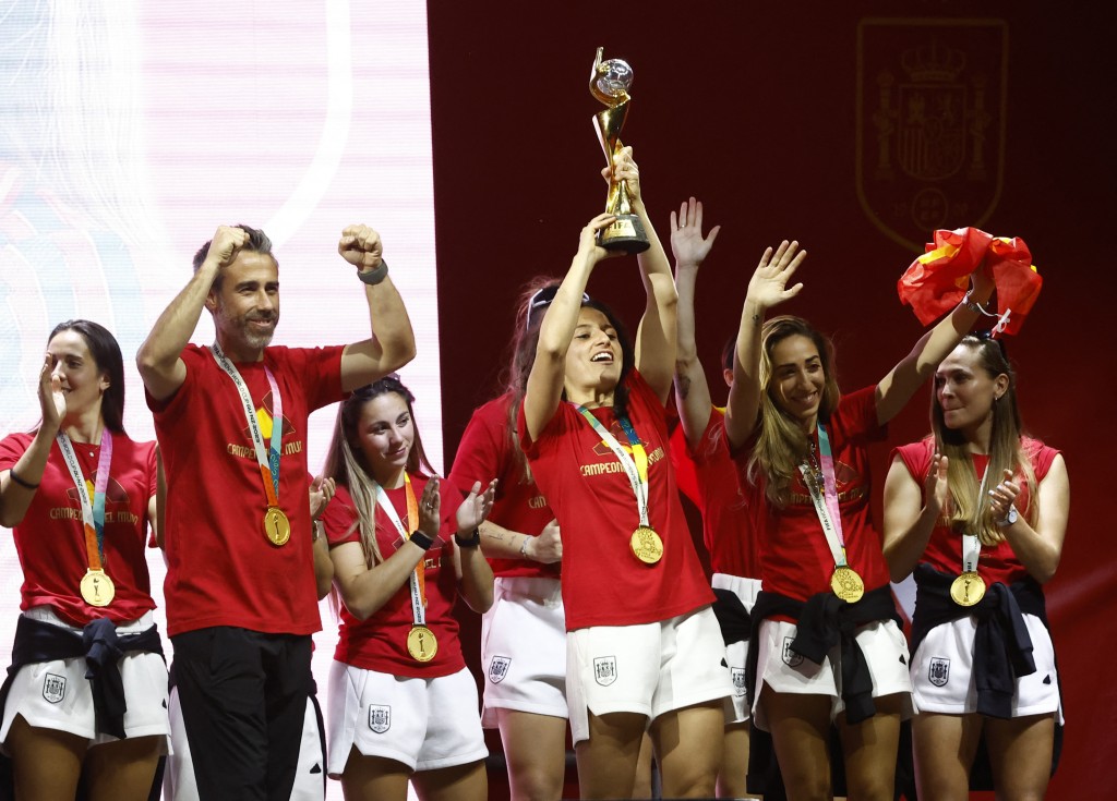 佐治維達的教練生涯戰功顯赫，2015起成為西班牙女足主帥至今，並歷史性拿下該國首個女子世界盃冠軍。路透社