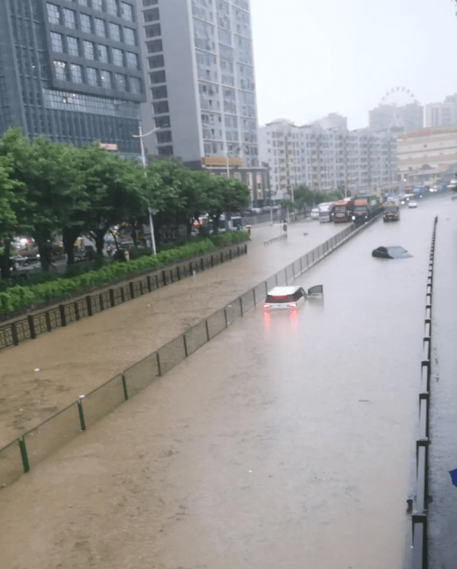 东莞暴雨引发严重水浸。家庭E生微信公众号
