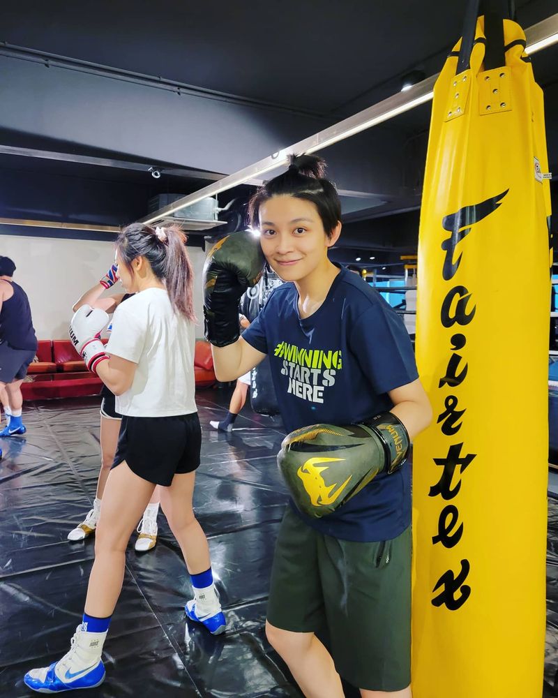 波波叫定朋友到場Stand By隨時幫她急救。