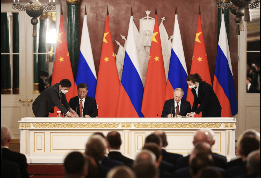 习近平和普京共同签署了两份重要联合声明。路透社