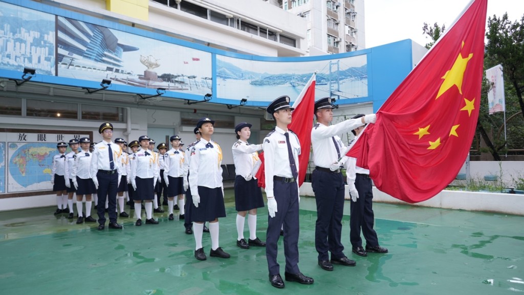 多間大專院校及中學在七一回歸舉行升旗禮。香港教育工作者聯會FB圖片