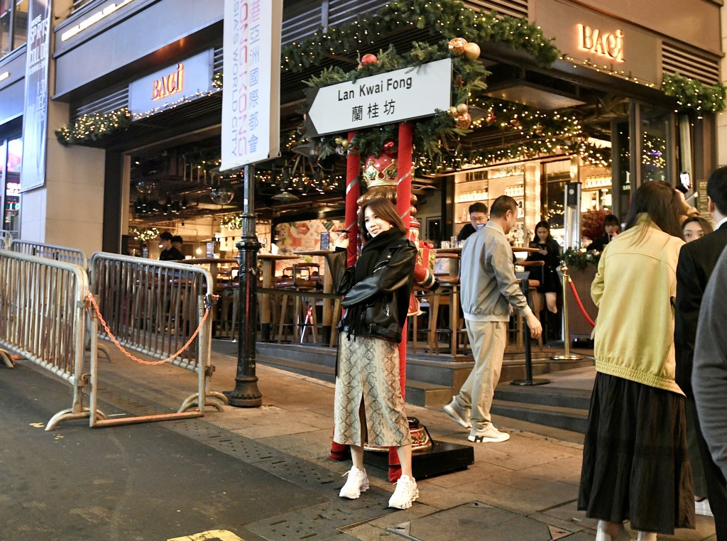 蘭桂芳跨年裝飾。何君健攝