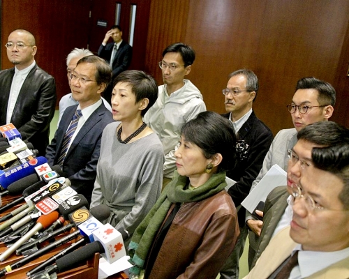 民主派要求梁君彦收回将议案合并辩论的决定。资料图片
