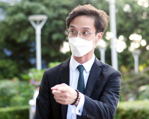 涉初選案的西貢區議員柯耀林到場。