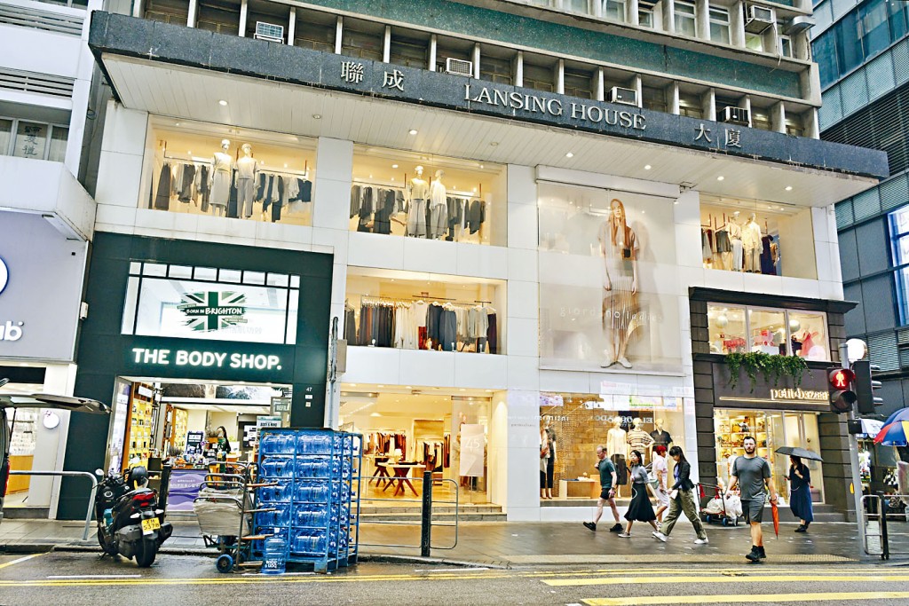 中環皇后大道中47號地鋪，現址Body Shop，由同仁堂以40萬承租。