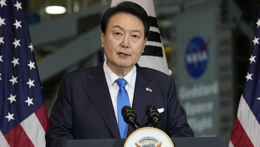 尹錫悅訪美，參觀NASA時表示講話。AP