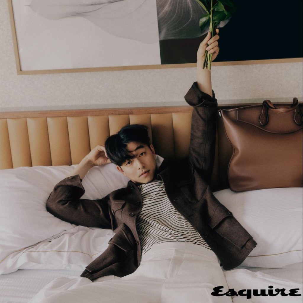 好想同孔劉瞓晏覺呀。（來源：Esquire Korea）
