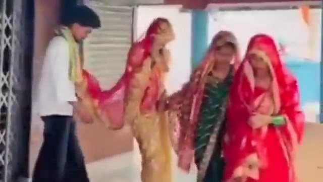 四人在當地寺廟舉行婚禮儀式。X@FarmanSaifi1077 四人在當地寺廟舉行婚禮儀式。X@FarmanSaifi1077