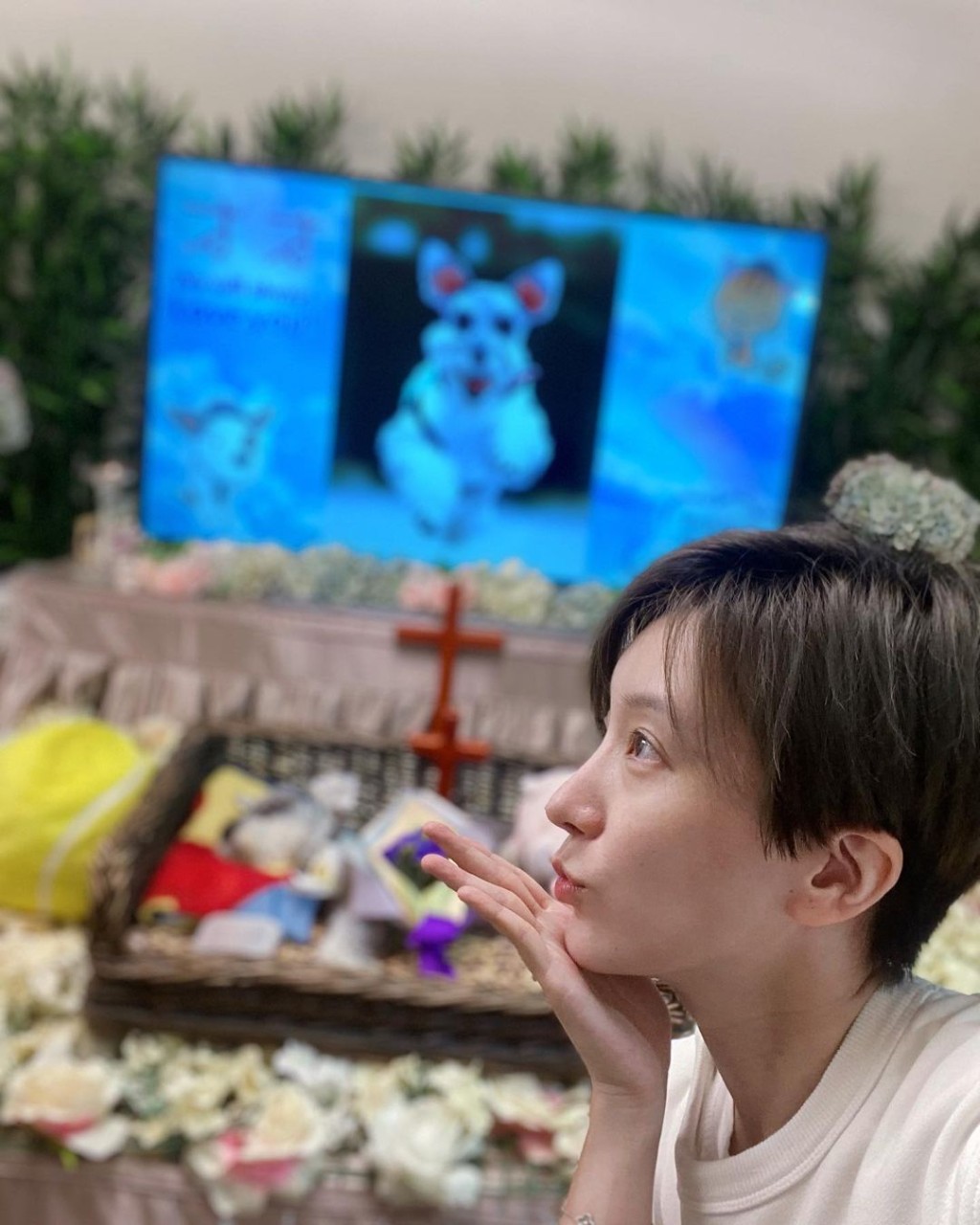Lena希望才才到了新天地，继续开心快乐。