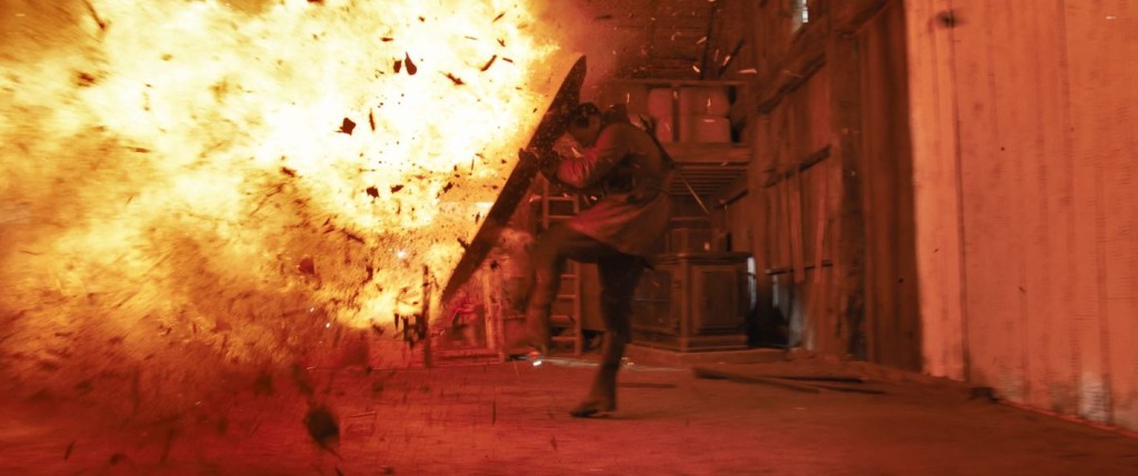 又係爆炸。