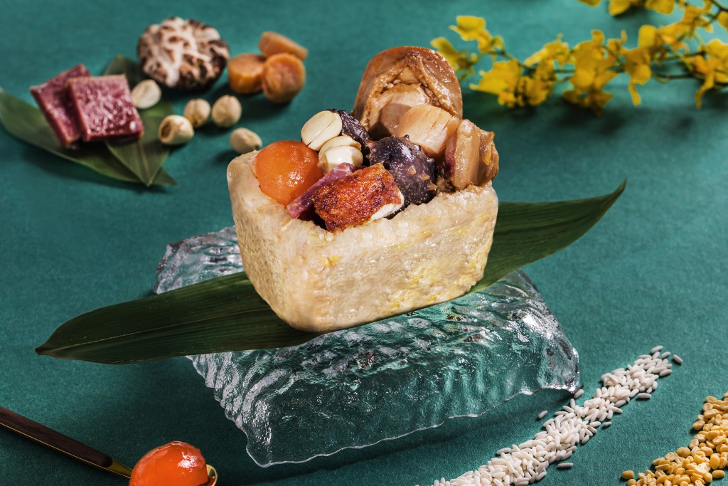 金裝佛跳牆鮑魚糭（圖片由帝港酒店集團提供）