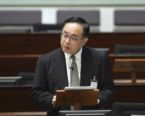 楊偉雄指全球爭奪人才已不擇手段。資料圖片