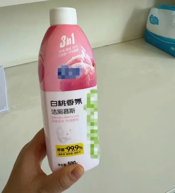 洁厕等化学用品太似饮料包装酿祸。中新社