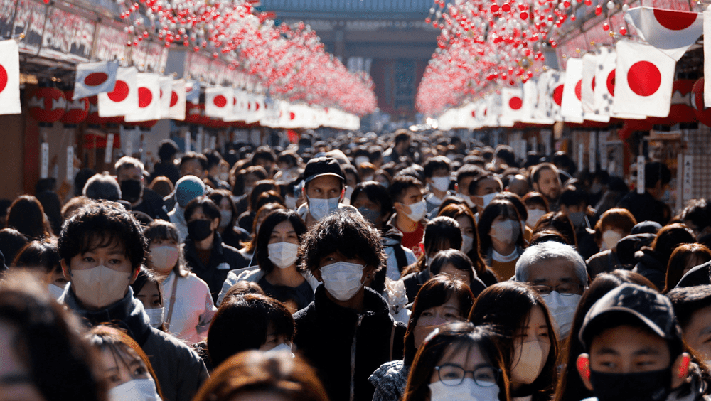 日本3月13日解除室內及室外的口罩令。路透資料圖