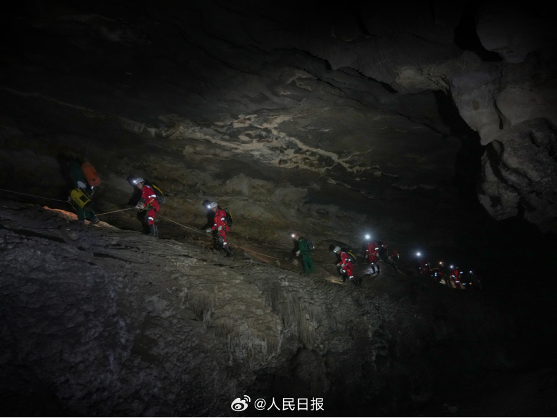 中國太空人完成首次洞穴訓練。人民日報