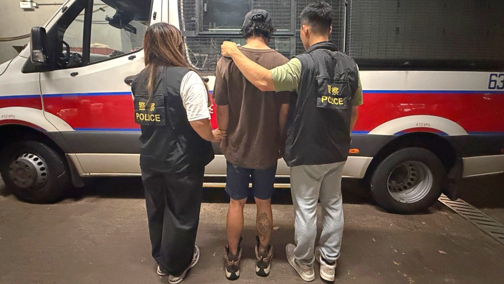被捕人士帶署調查。
