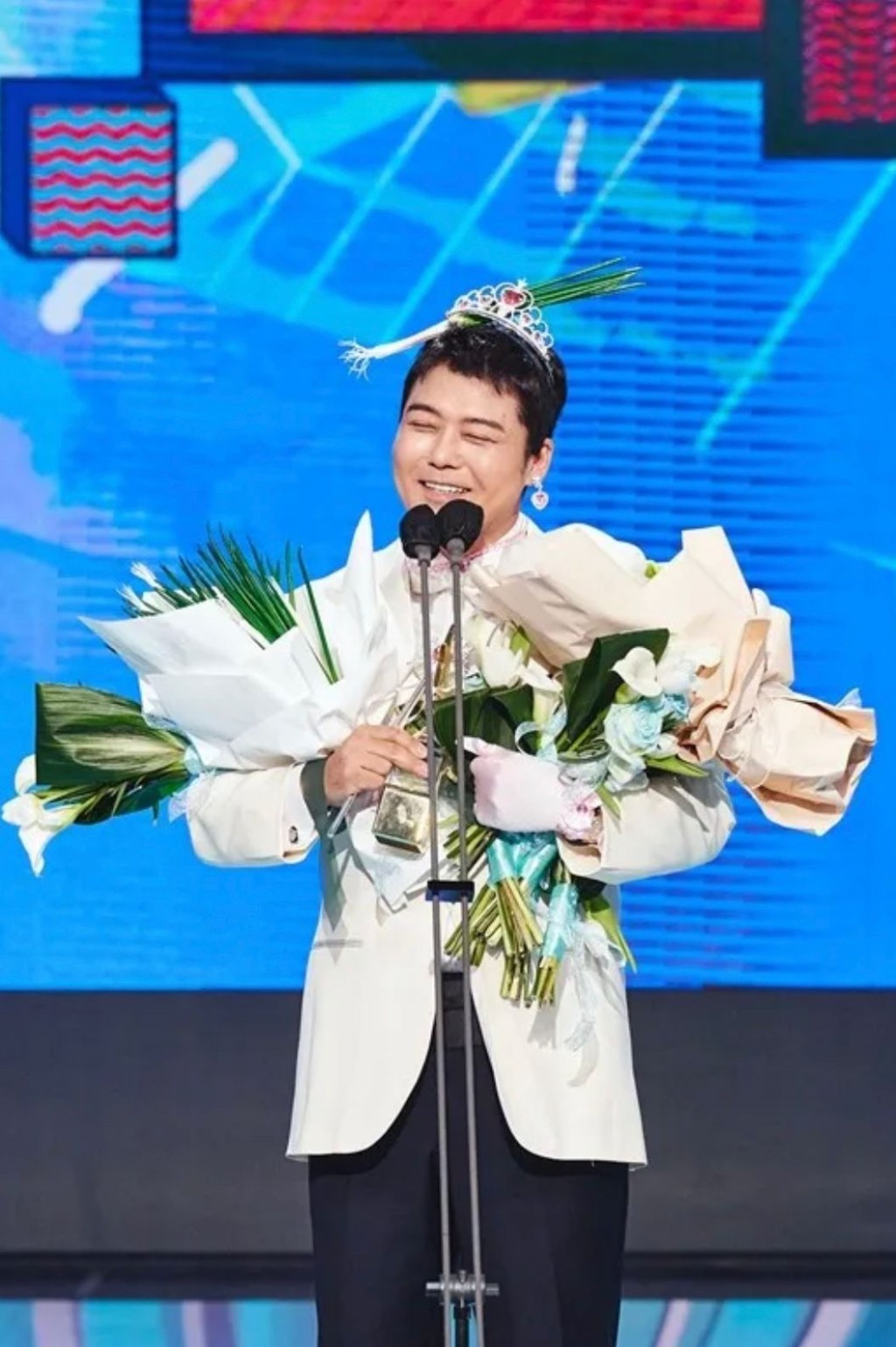 全炫茂擊敗劉在石贏得MBC演藝大賞。