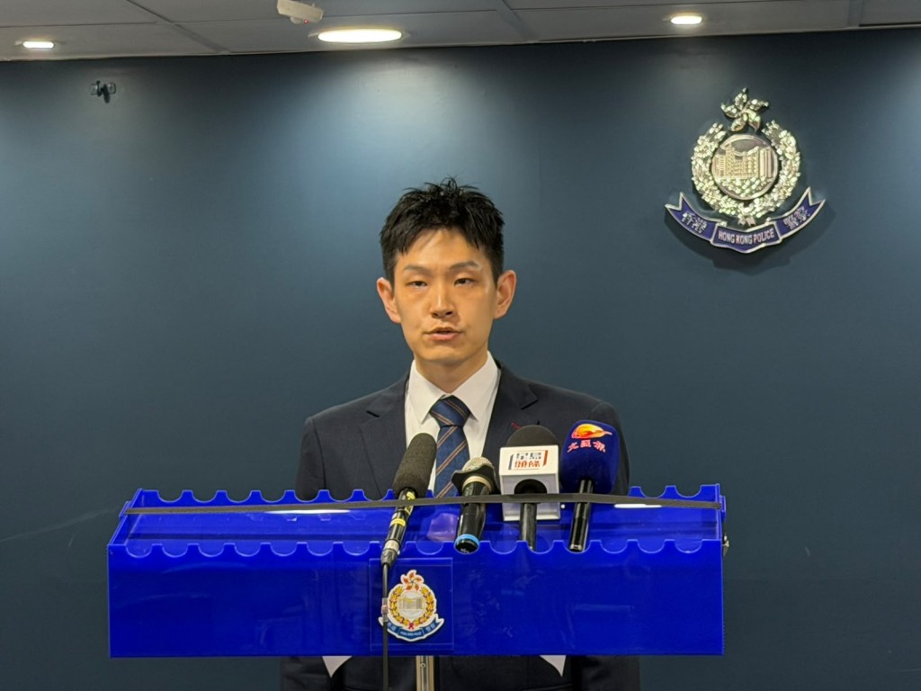 元朗警區刑事調查總督察唐為國交代案件。曾志恒攝 元朗警區刑事調查總督察唐為國交代案件。曾志恒攝