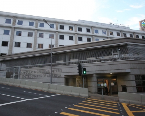 事發在美國駐港領館門外。資料圖片
