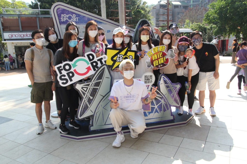 CY獲粉絲到場支持。