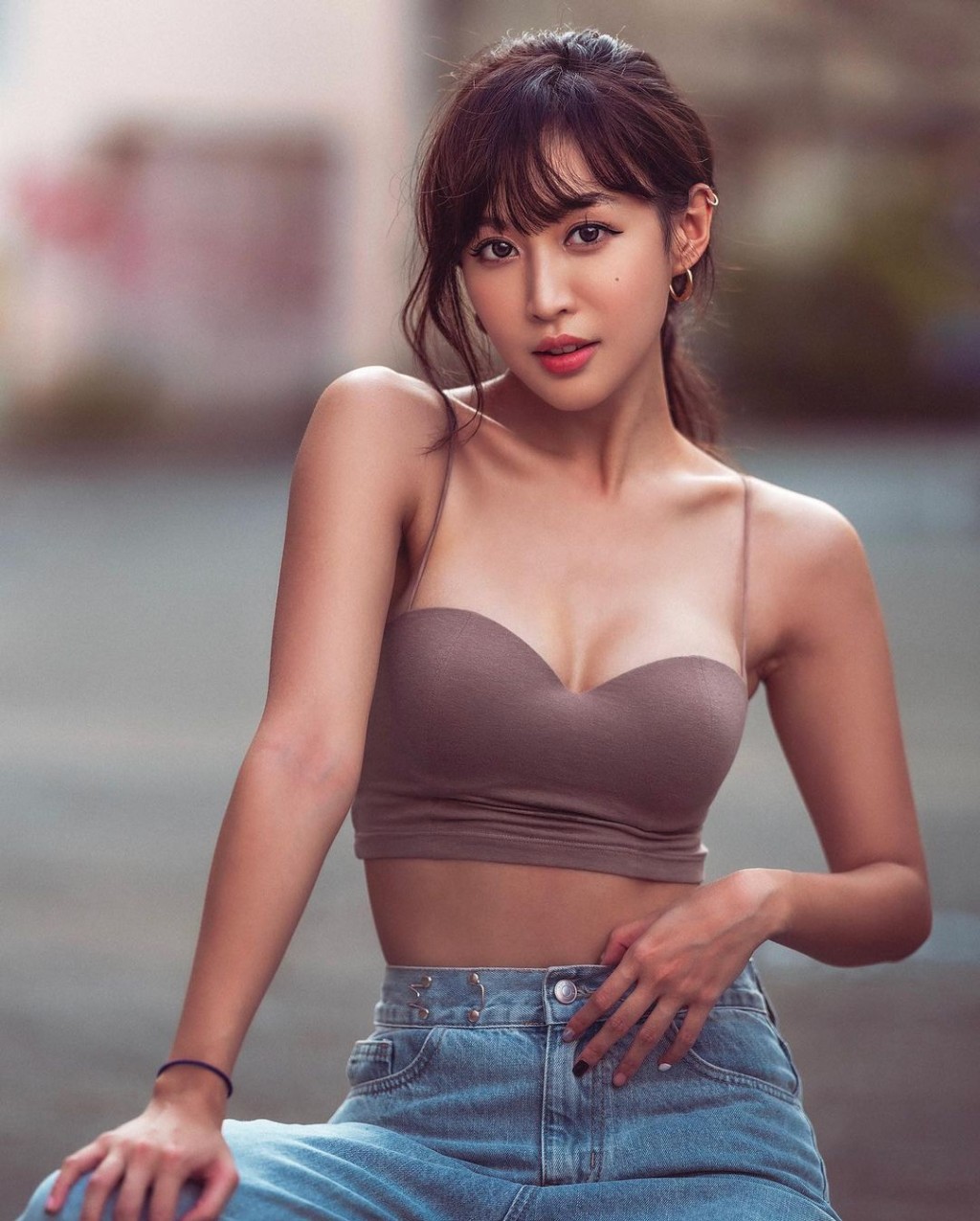 樂宜有34C、25、34的完美身段。