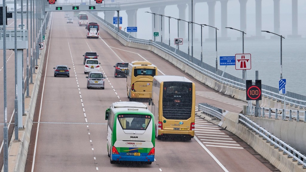 施政報告2026︱傳港珠澳口岸12月推「智通行」 AI配合容貌識別驗證身份