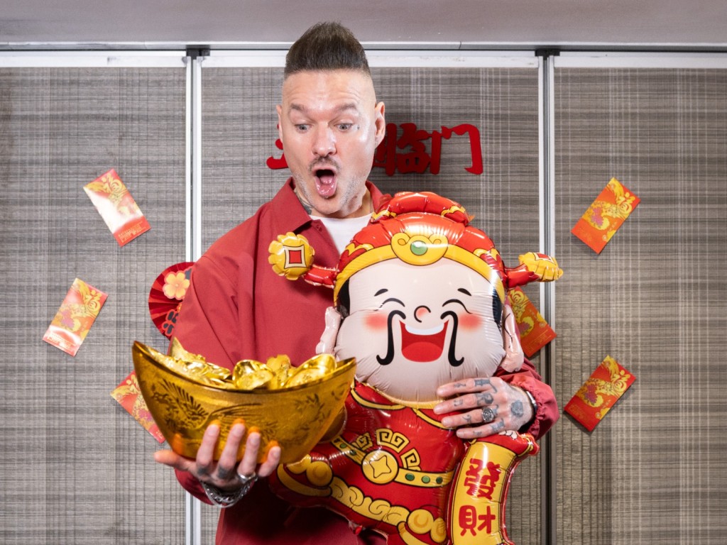 占士丁丁新年願望，係要學好廣東話開騷。