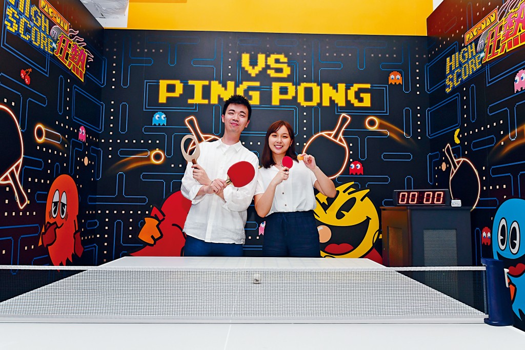 VS Pingpong科技乒乓球的桌面，加入新科技触控技术，呈现电脑特效画面。
　